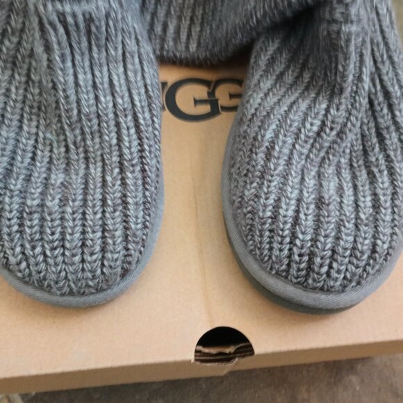 UGG Grey Knitted Boots - Picture 4 of 9